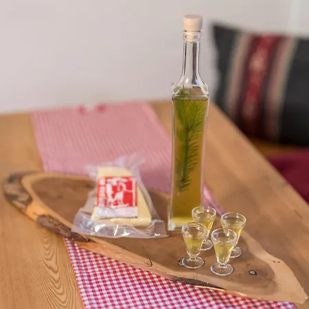 Hike & Bike Шале *